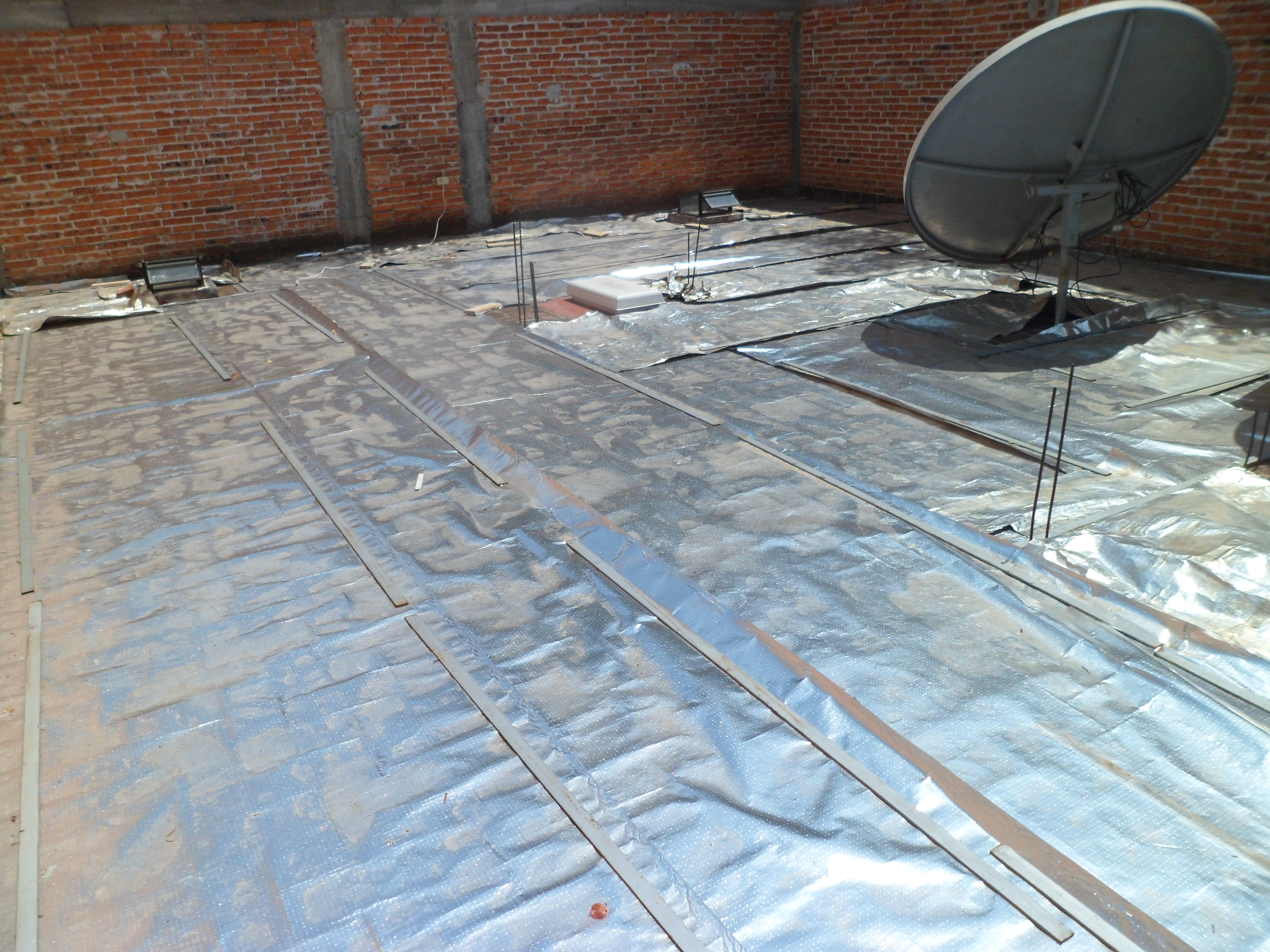 Installing Radiant Barrier Over Flat Roofs Atticfoil Radiant Barrier Do It Yourself Professional Grade Radiant Barrier